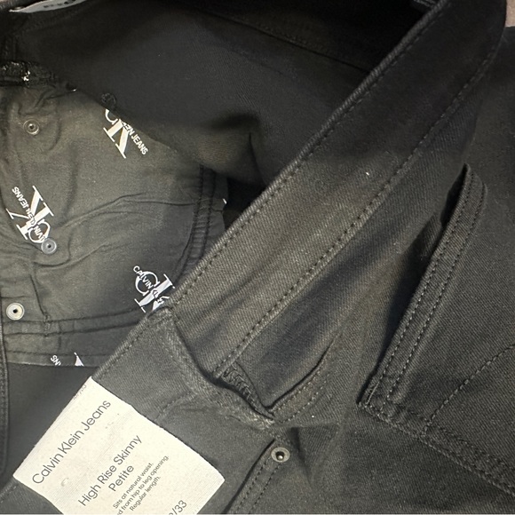 CALVIN KLEIN JEANS - Picture 8 of 9